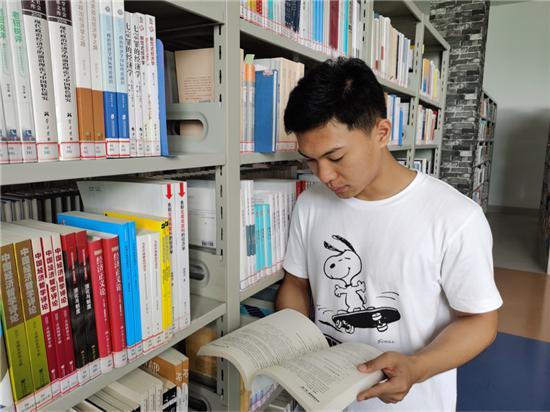 点击图片翻到下一页>> 这个宿舍全部考上了研究生