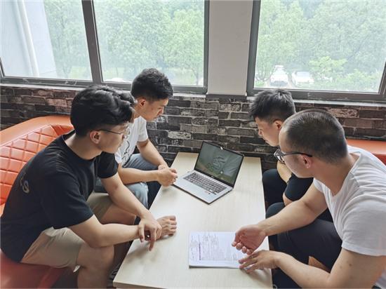 点击图片翻到下一页>> 这个宿舍全部考上了研究生